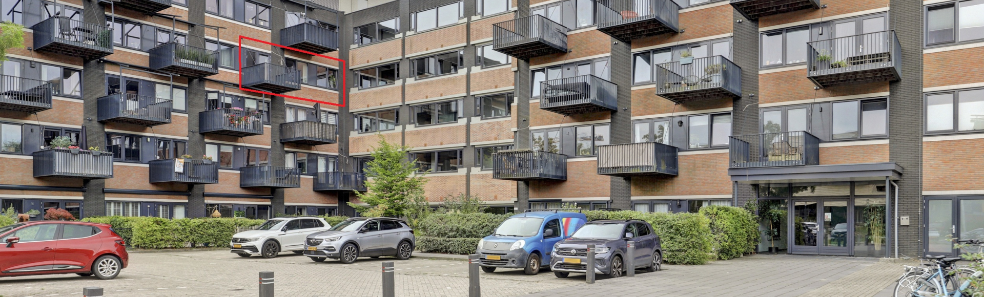 Zandsteen 121, Hoorn