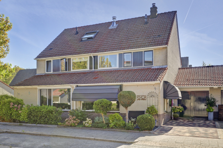 Topaas 5, Hoorn