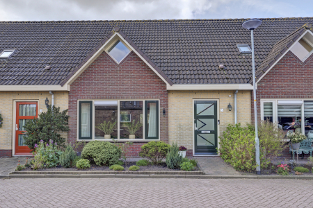 De Eland 5, Oosterblokker 