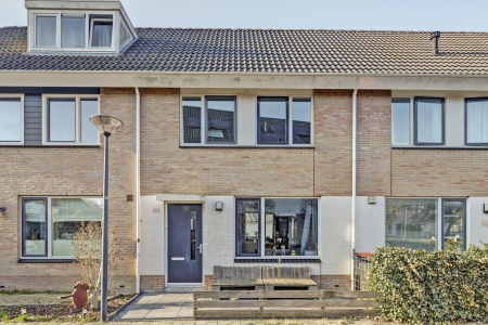 Robert Stolzhof 258, Hoorn