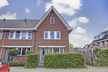 Albert van Damstraat 5, Zwaag