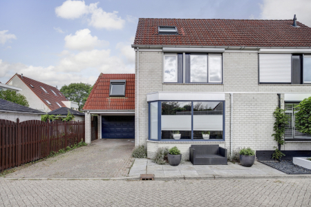 Smaragd 86, Hoorn